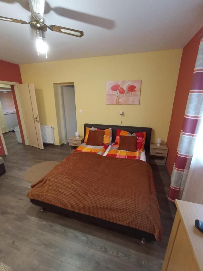 Borostyan Apartmanhaz Morahalom Bagian luar foto
