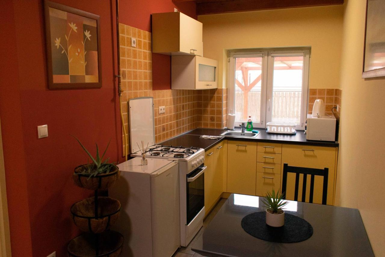 Borostyan Apartmanhaz Morahalom Bagian luar foto