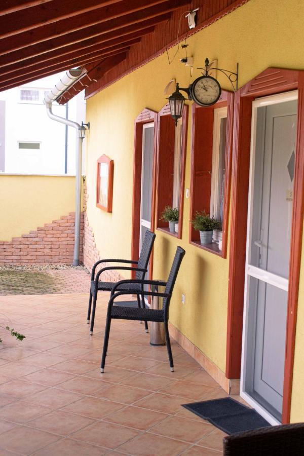 Borostyan Apartmanhaz Morahalom Bagian luar foto