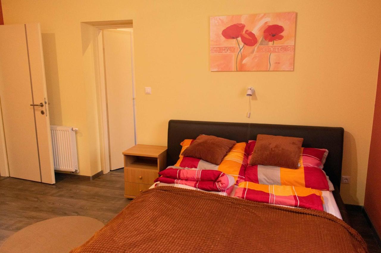 Borostyan Apartmanhaz Morahalom Bagian luar foto