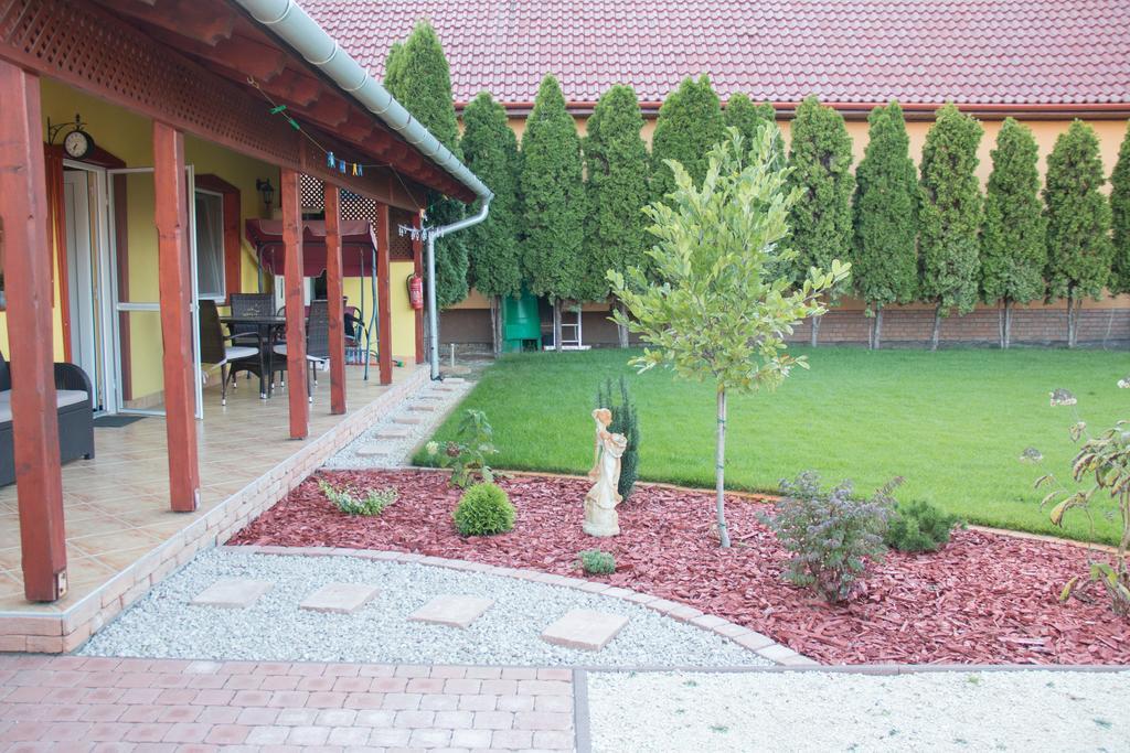 Borostyan Apartmanhaz Morahalom Bagian luar foto