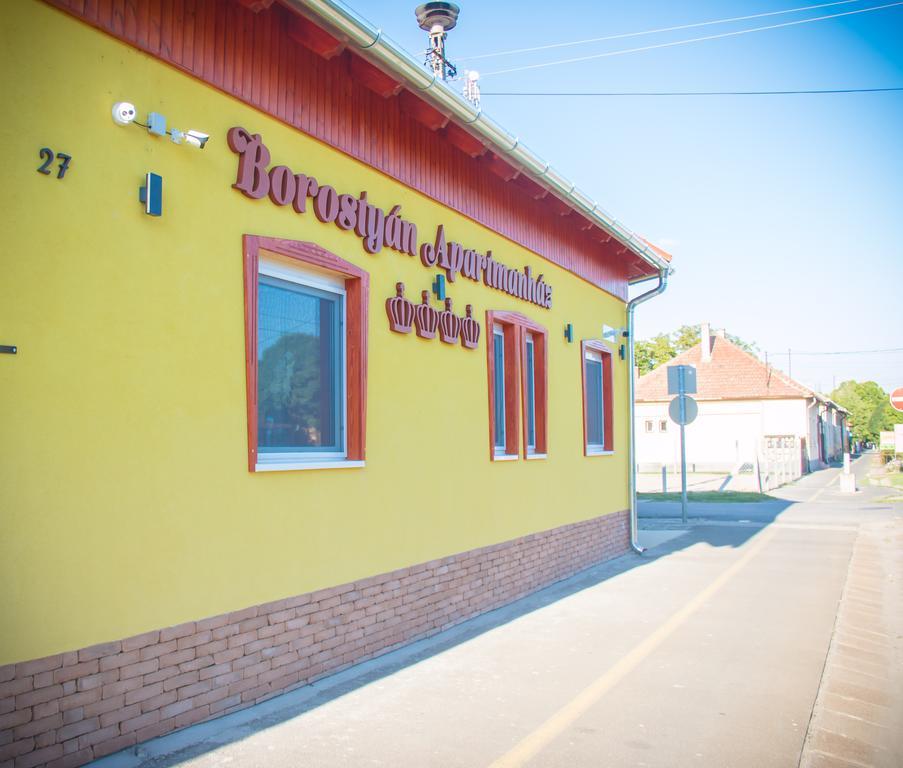 Borostyan Apartmanhaz Morahalom Bagian luar foto